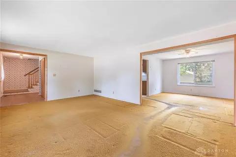 Living - 4848 Marshall Rd, Kettering, OH 45429 photo 2 of 9