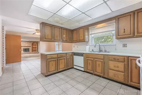 Kitchen - 4848 Marshall Rd, Kettering, OH 45429 photo 1 of 4