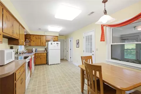 Kitchen - 4048 Upham Rd, Kettering, OH 45429 photo 1 of 3