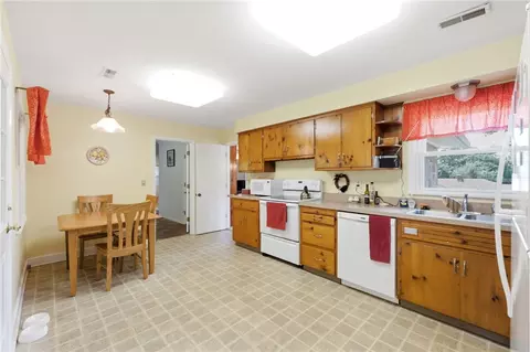 Kitchen - 4048 Upham Rd, Kettering, OH 45429 photo 2 of 3