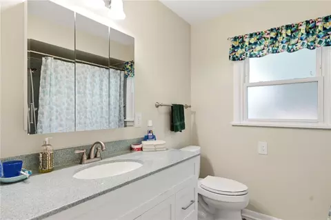 Bath - 4048 Upham Rd, Kettering, OH 45429 photo 1 of 3