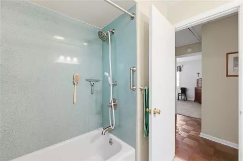 Bath - 4048 Upham Rd, Kettering, OH 45429 photo 2 of 3