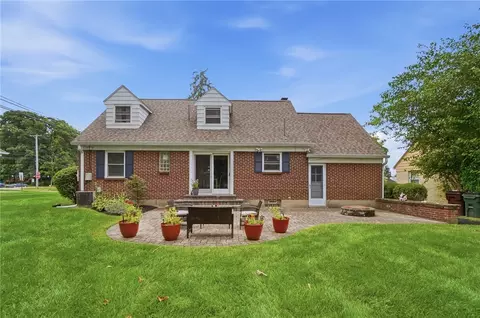 Exterior - 413 N Bromfield Rd, Kettering, OH 45429 photo 3 of 11