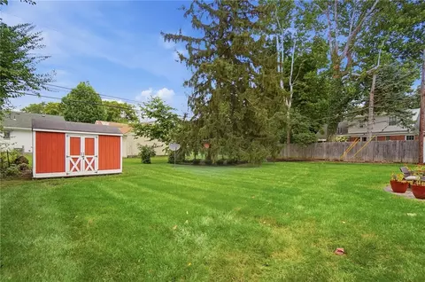Exterior - 413 N Bromfield Rd, Kettering, OH 45429 photo 11 of 11