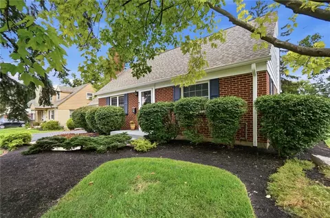 Exterior - 413 N Bromfield Rd, Kettering, OH 45429 photo 2 of 11