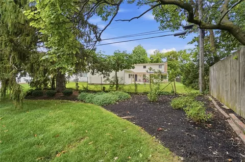 Exterior - 413 N Bromfield Rd, Kettering, OH 45429 photo 8 of 11