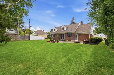 Exterior - 413 N Bromfield Rd, Kettering, OH 45429 photo 5 of 11