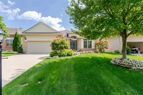Exterior - 900 Eagle Run Dr, Centerville, OH 45458 photo 10 of 11