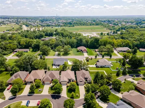 View/Area - 900 Eagle Run Dr, Centerville, OH 45458 photo 2 of 4