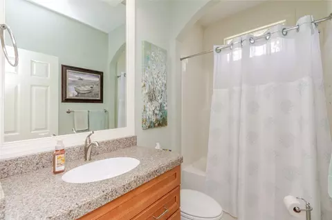 Bath - 900 Eagle Run Dr, Centerville, OH 45458 photo 3 of 4