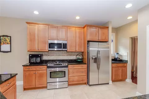 Kitchen - 900 Eagle Run Dr, Centerville, OH 45458 photo 4 of 5