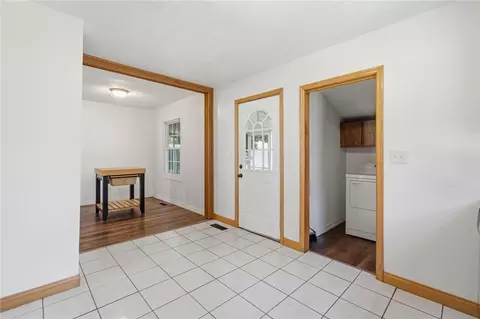 Entry Way - 2348 N Aragon Ave, Kettering, OH 45420 photo 2 of 5
