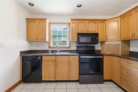 Kitchen - 2348 N Aragon Ave, Kettering, OH 45420 photo 3 of 4