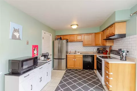 Kitchen - 829 Clareridge Ln, Centerville, OH 45458 photo 1 of 2