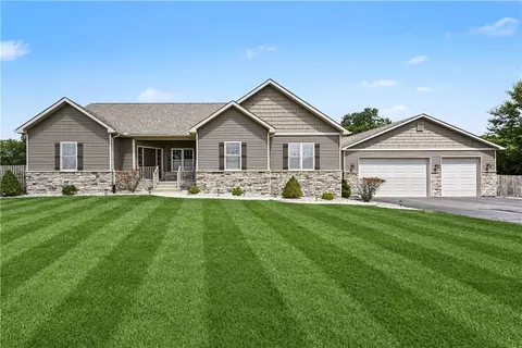 7076 Peters Rd, Tipp City, OH 45371