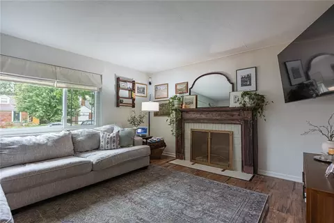Living - 4119 Lefevre Dr, Kettering, OH 45429 photo 2 of 3