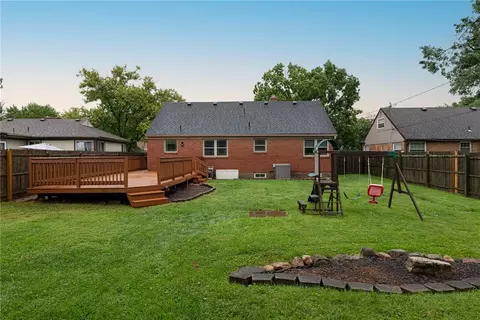 Exterior - 4119 Lefevre Dr, Kettering, OH 45429 photo 4 of 7