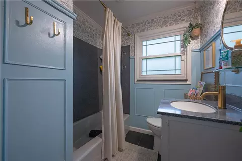 Bath - 4119 Lefevre Dr, Kettering, OH 45429 photo 2 of 4