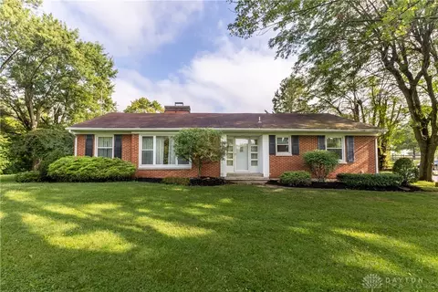 7853 Chambersburg Rd, Huber Heights, OH 45424
