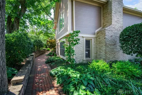 Exterior - 3595 Far Hills Ave, Kettering, OH 45429 photo 6 of 7