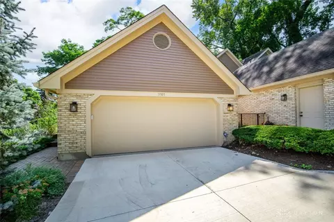 Exterior - 3595 Far Hills Ave, Kettering, OH 45429 photo 5 of 7