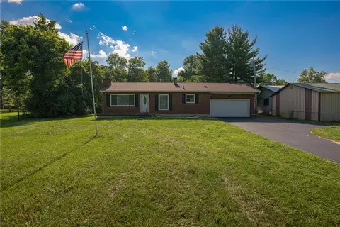 2061 Rhoades Rd, Farmersville, OH 45325