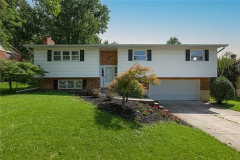 2518 Loris Dr, Dayton, OH 45449