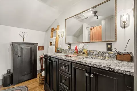 Bath - 7646 N River Rd, Springfield, OH 45502 photo 4 of 5