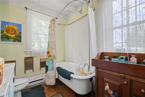 Bath - 7646 N River Rd, Springfield, OH 45502 photo 2 of 5