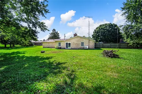 Exterior - 30 Huron Cir, Enon, OH 45323 photo 5 of 5