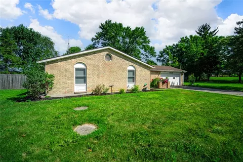 Exterior - 30 Huron Cir, Enon, OH 45323 photo 3 of 5