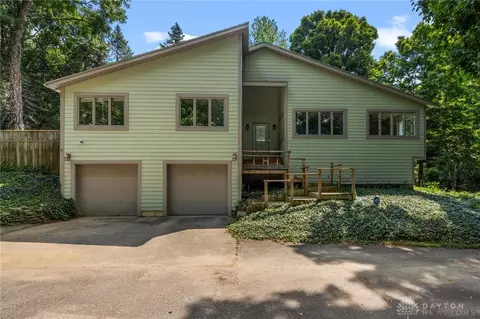 Exterior - 303 E Whipp Rd, Centerville, OH 45459 photo 3 of 13