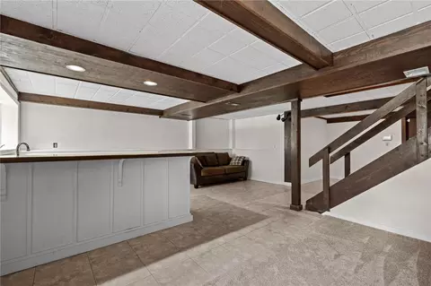 Living - 303 E Whipp Rd, Centerville, OH 45459 photo 3 of 4