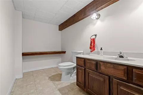 Bath - 303 E Whipp Rd, Centerville, OH 45459 photo 6 of 6