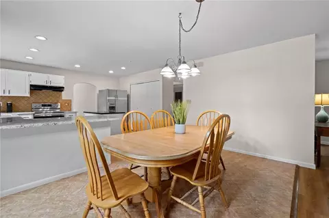 Dining - 303 E Whipp Rd, Centerville, OH 45459 photo 3 of 3