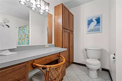 Bath - 303 E Whipp Rd, Centerville, OH 45459 photo 4 of 6