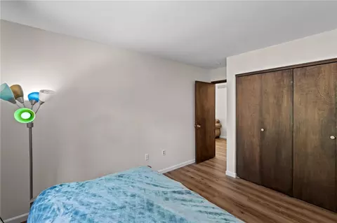 Bedroom - 303 E Whipp Rd, Centerville, OH 45459 photo 4 of 6