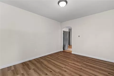 Living - 303 E Whipp Rd, Centerville, OH 45459 photo 1 of 4