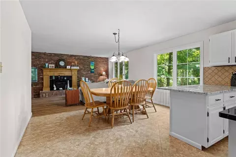 Dining - 303 E Whipp Rd, Centerville, OH 45459 photo 1 of 3