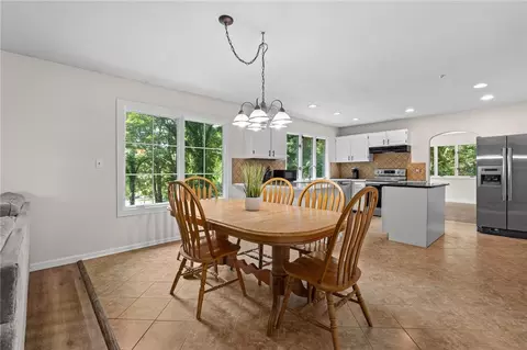 Dining - 303 E Whipp Rd, Centerville, OH 45459 photo 2 of 3