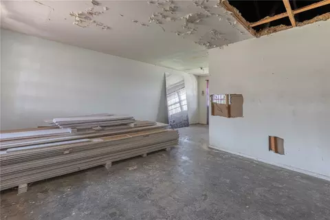 Living - 617 Tyson Ave, Dayton, OH 45417 photo 2 of 2