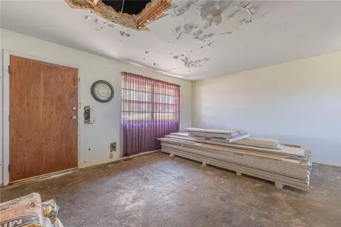 Living - 617 Tyson Ave, Dayton, OH 45417 photo 1 of 2