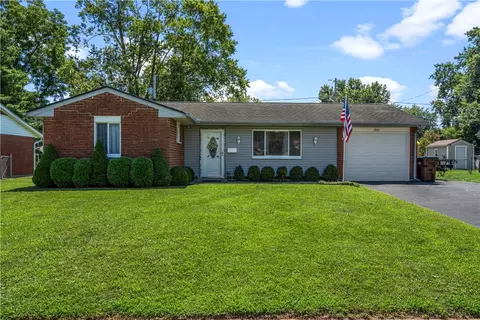 1901 Connecticut Dr, Xenia, OH 45385