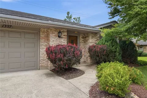1327 Quail Bend Cir, Kettering, OH 45429 photo 3