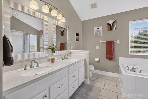 Bath - 205 Steeplechase Dr, Springboro, OH 45066 photo 3 of 4