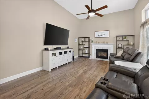 Living - 205 Steeplechase Dr, Springboro, OH 45066 photo 2 of 2