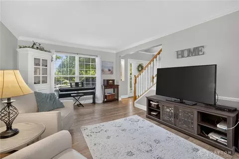 Living - 205 Steeplechase Dr, Springboro, OH 45066 photo 1 of 2