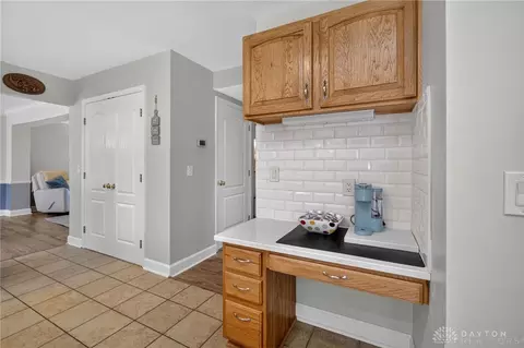Kitchen - 205 Steeplechase Dr, Springboro, OH 45066 photo 4 of 5