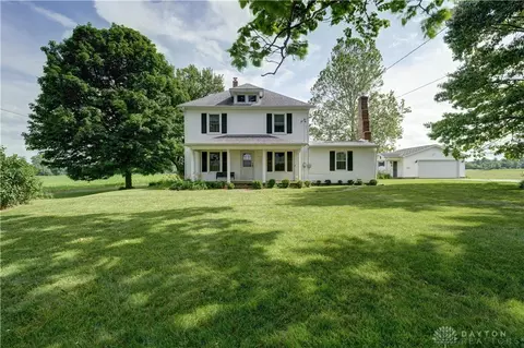 8150 Snake Rd, Dayton, OH 45426