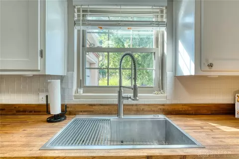 Kitchen - 900 Devonshire Rd, Dayton, OH 45419 photo 5 of 5